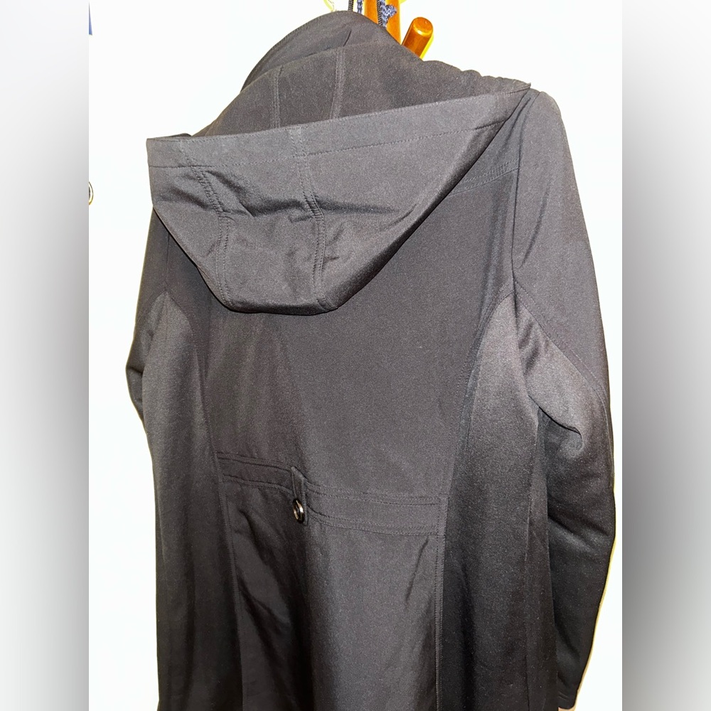 Weatherproof Rain Coat - Picture 5 of 7